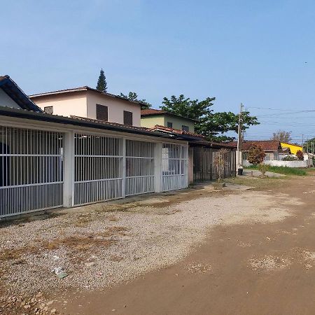 ウバトゥバ 0005.04 - Maranduba - Casa - 3 Dorm - 14 Pess - 3 Quadras Do Mar - Piscina Coletiva - Wifi - Ar Condicionadoヴィラ エクステリア 写真