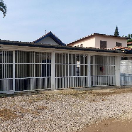 ウバトゥバ 0005.04 - Maranduba - Casa - 3 Dorm - 14 Pess - 3 Quadras Do Mar - Piscina Coletiva - Wifi - Ar Condicionadoヴィラ エクステリア 写真