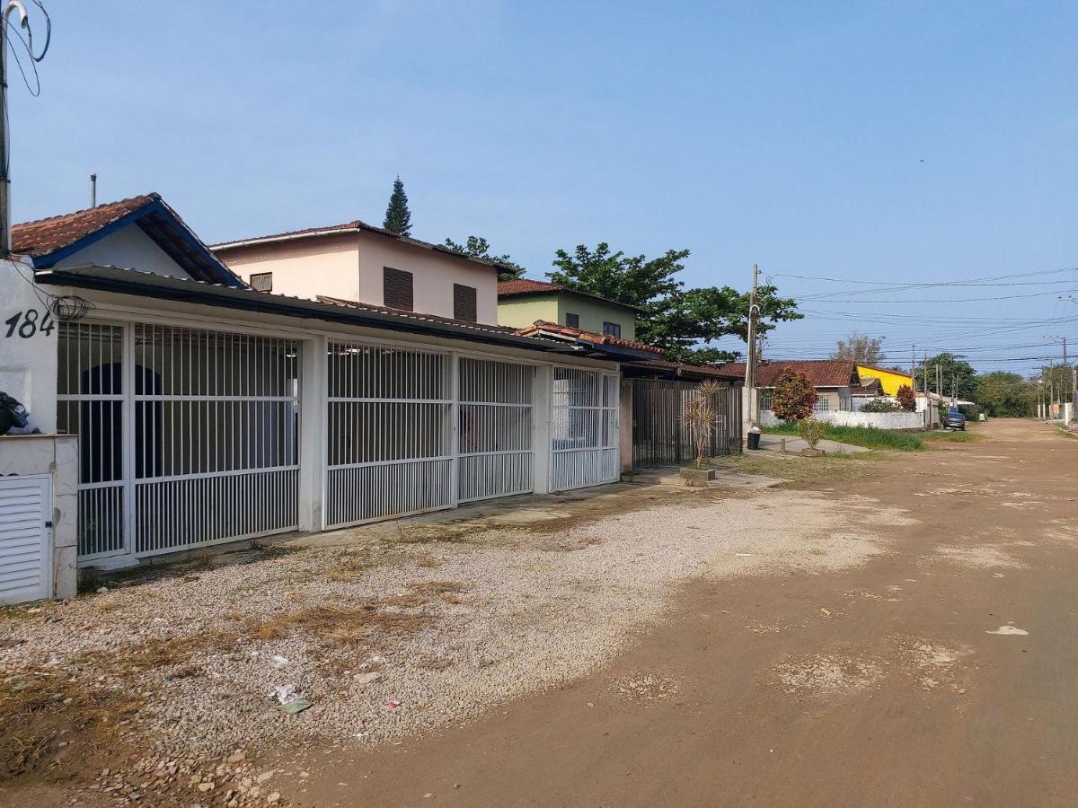 ウバトゥバ 0005.04 - Maranduba - Casa - 3 Dorm - 14 Pess - 3 Quadras Do Mar - Piscina Coletiva - Wifi - Ar Condicionadoヴィラ エクステリア 写真